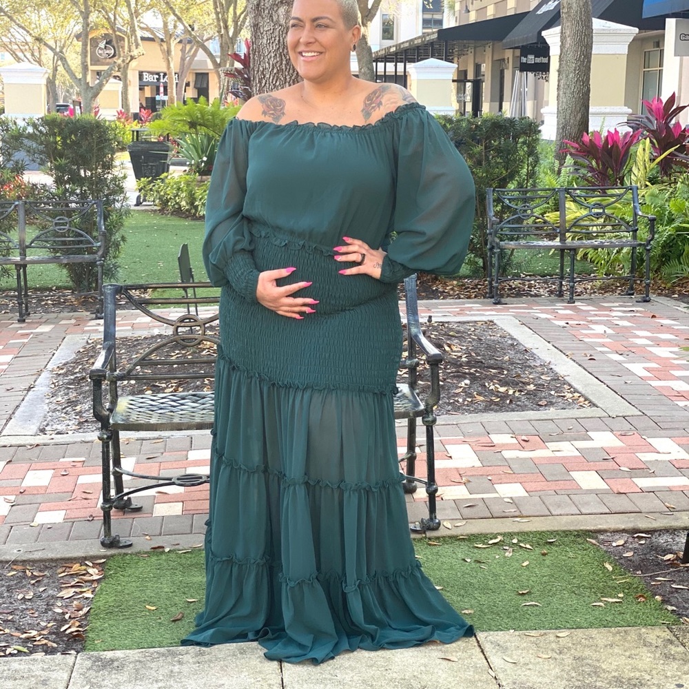2x flowy hunter green dress.
